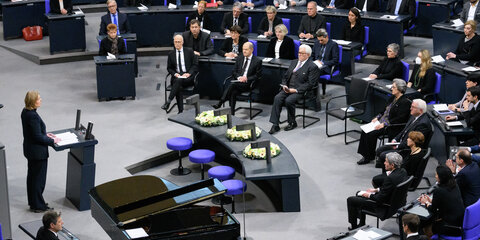 Bundestagspräsidentin Bärbel Bas (SPD) spricht bei der Gedenkstunde für die Opfer des Nationalsozialismus im Deutschen Bundestag.