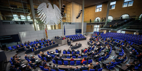 Die Parlamentarier verfolgen die Debatte zum Auftakt der Haushaltswoche. Das Parlament beginnt seine mehrtägigen Beratungen über der Bundeshaushalt 2024 und die Finanzplanung des Bundes bis 2027.