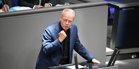 Matthias Miersch, SPD-Fraktionsvorsitzender, spricht während der Generaldebatte zum Haushalt 2025 im Bundestag.