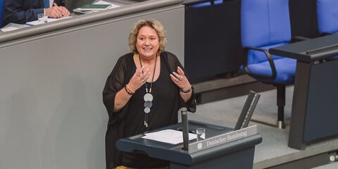 Kerstin Tack bei einer Rede im Deutschen Bundestag