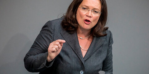 Andrea Nahles redet im Plenum