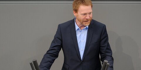 Christoph Matschie redet im Plenum