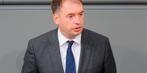 Nils Annen, MdB, am Rednerpult