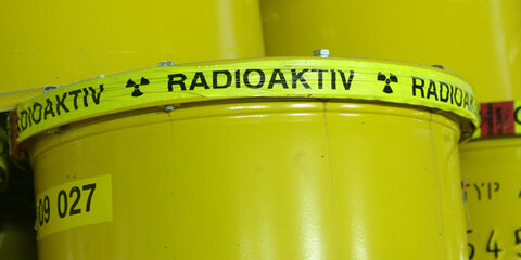 Fässer mit radioaktivem Müll.