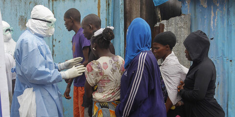  Internationale Hilfe bei der Ebola-Epidemie in Westafrika