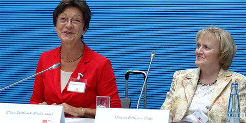 Elvira Drobinski-Weiß und Ursula Schulte auf der Veranstaltung "Zu süß, zu fett, zu salzig"