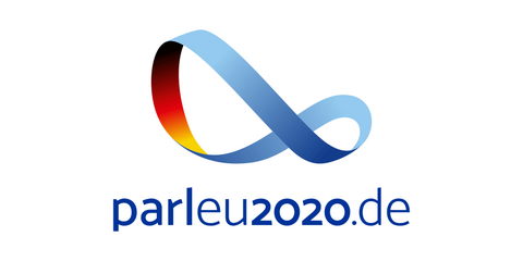 Das Logo für die Parl. Dimension der EU-Ratspräsidentschaft zeigt ein Möbiusband und die offizielle Internetadresse parleu2020.de.