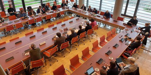 Fachgespräch zwischen Abgeordneten und Expert:innen zur Novellierung des Wissenschaftszeitvertragsgesetz
