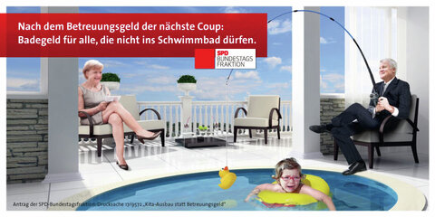 Kanzlerin Merkel und Horst Seehofer (CSU) sitzen an einem Minipool und halten ein trauriges Kind vom Spaß im öffentlichen Schwimmbad fern.
