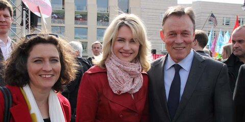 Equal-Pay-Day 2014: SPD-Fraktionsvizin Carola Reimann, Frauenministerin Manuela Schwesig und SPD-Fraktionschef Thomas Oppermann