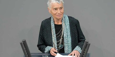 Ruth Klüger hält Gedenkrede für die Opfer des Nationalsozialismus vor dem Bundestag 