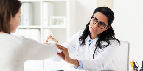 Ärztin und Patientin