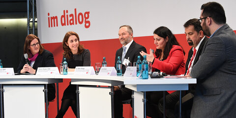 Podiumsdiskussion bei der Dialogkonferenz "Muslime in Deutschland"