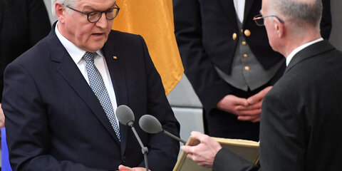 Dr. Frank-Walter Steinmeier legt seinen Eid als Bundespräsident ab