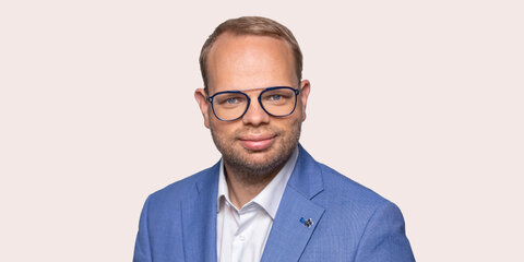 Porträt von Helge Lindh