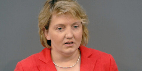 Katja Mast, MdB, am Rednerpult