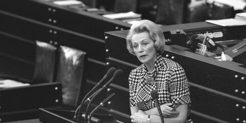 Annemarie Renger im Plenum