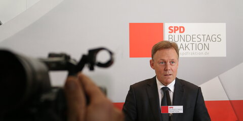 Thomas Oppermann beim Pressestatement