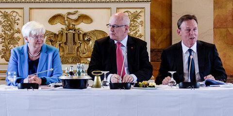Thomas Oppermann, Volker Kauder und Gerda Hasselfeldt auf der Koalitionsklausur in Göttingen