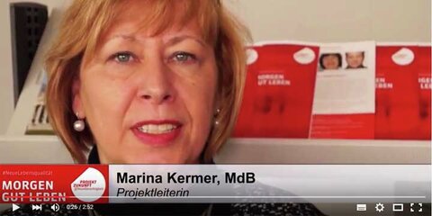 Die Leiterin der Projektgruppe #NeueLebensqualität stellt die Arbeitsweise der Projektgruppe vor.