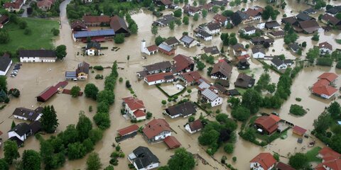 Luftaufnahme der Überflutung der Gemeinde Simbach im Juni 2016