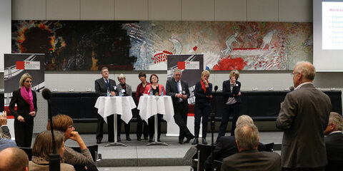 Kongressfoto: Plenumsdiskussion mit der AG Bürgerschaftliches Engagement der SPD-Bundestagsfraktion am 02.12.2015 im Bundestag