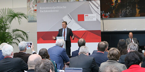 Thomas Oppermann spricht auf der Kommunalpolitischen Konferenz