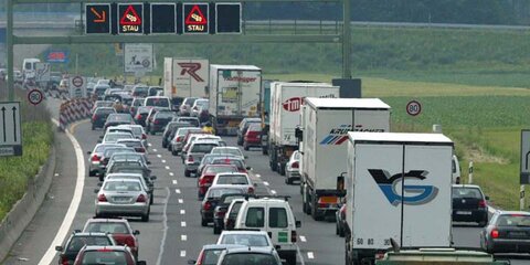 Autobahn mit hohem Verkehrsaufkommen
