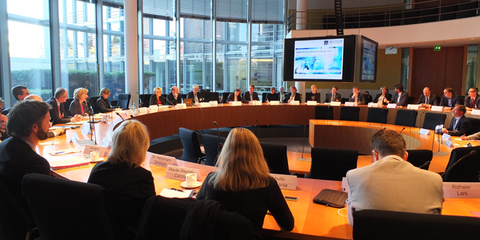 Runde beim zweiten Fachforum „Industrielle Gesundheitswirtschaft“ der SPD-Fraktion im Bundestag