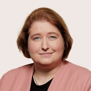 Porträt von Bettina Lugk