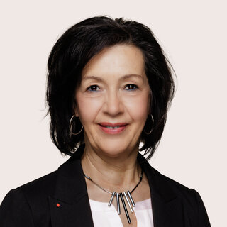 Porträt von Angelika Glöckner