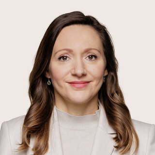 Porträt von Jasmina Hostert