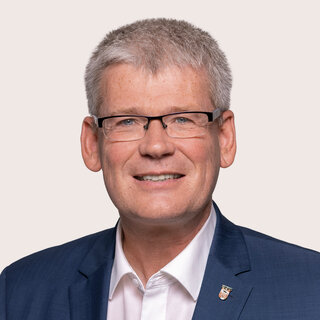 Porträt von Helmut Kleebank