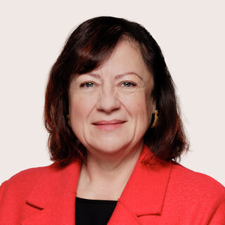 Porträt von Dr. Bärbel Kofler
