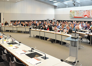 Thomas Oppermann und Kerstin Tack bei der Werkstatträtekonferenz 2016