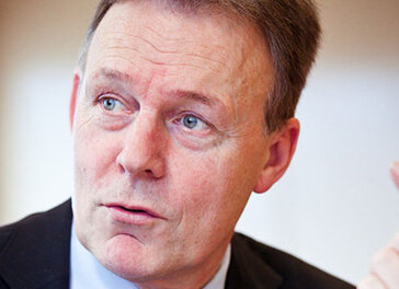 Thomas Oppermann in einer Konferenz