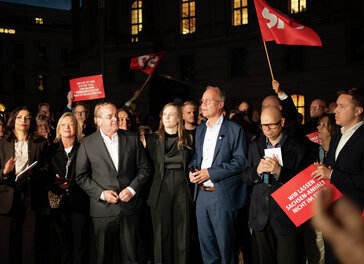 SPD-Fraktion auf dem Bebelplatz